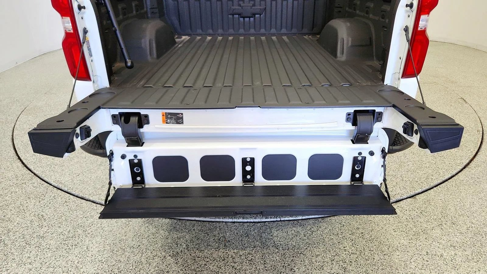 Used 2025 Chevrolet Silverado 1500 ZR2 AWD/4WD image 14