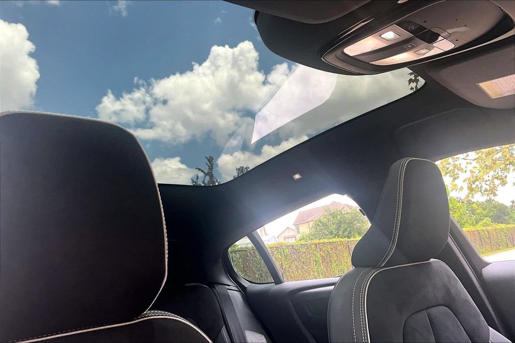 Certified 2023 Volvo C40 P8 Recharge Plus AWD/4WD image 23