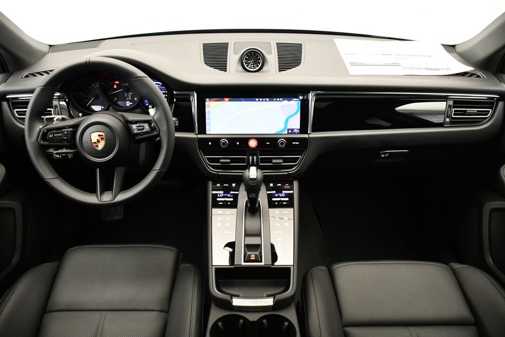 Certified 2026 Porsche Macan AWD/4WD image 23
