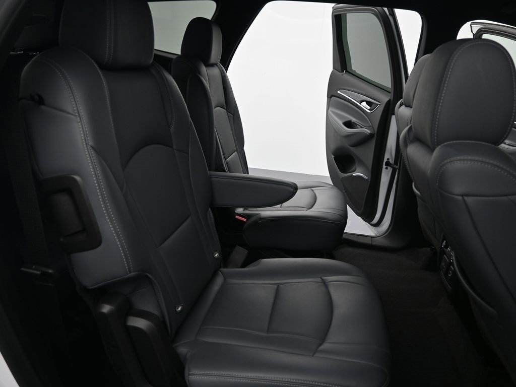 Used 2024 Buick Enclave Premium image 13