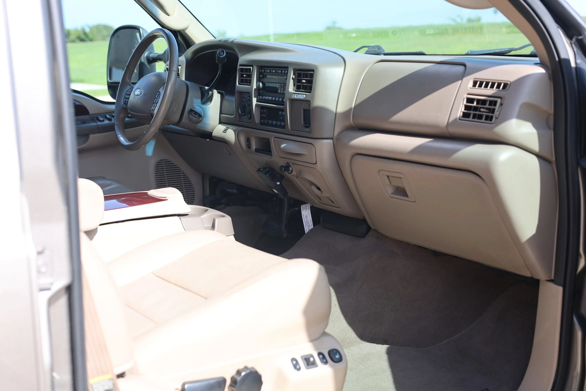 Used 2004 Ford Excursion Limited AWD/4WD image 21