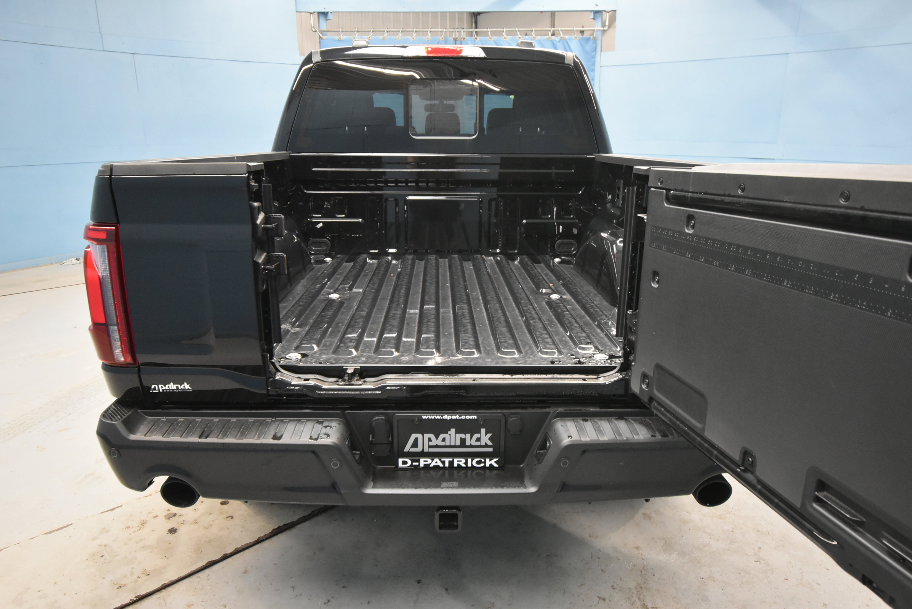 New 2025 Ford F150 Lariat w/ Equipment Group 502A High image 32