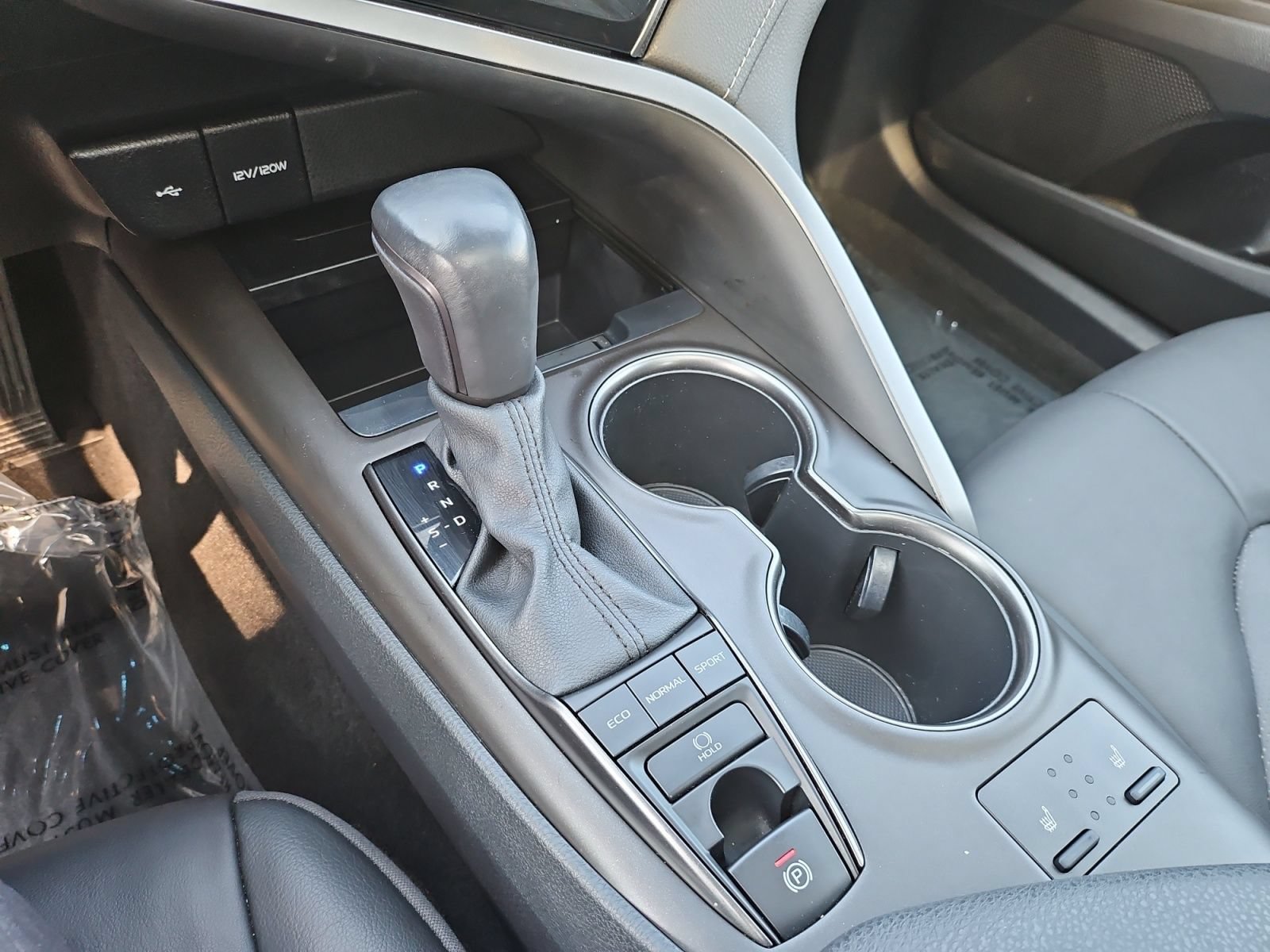 Used 2021 Toyota Camry XSE FWD image 33