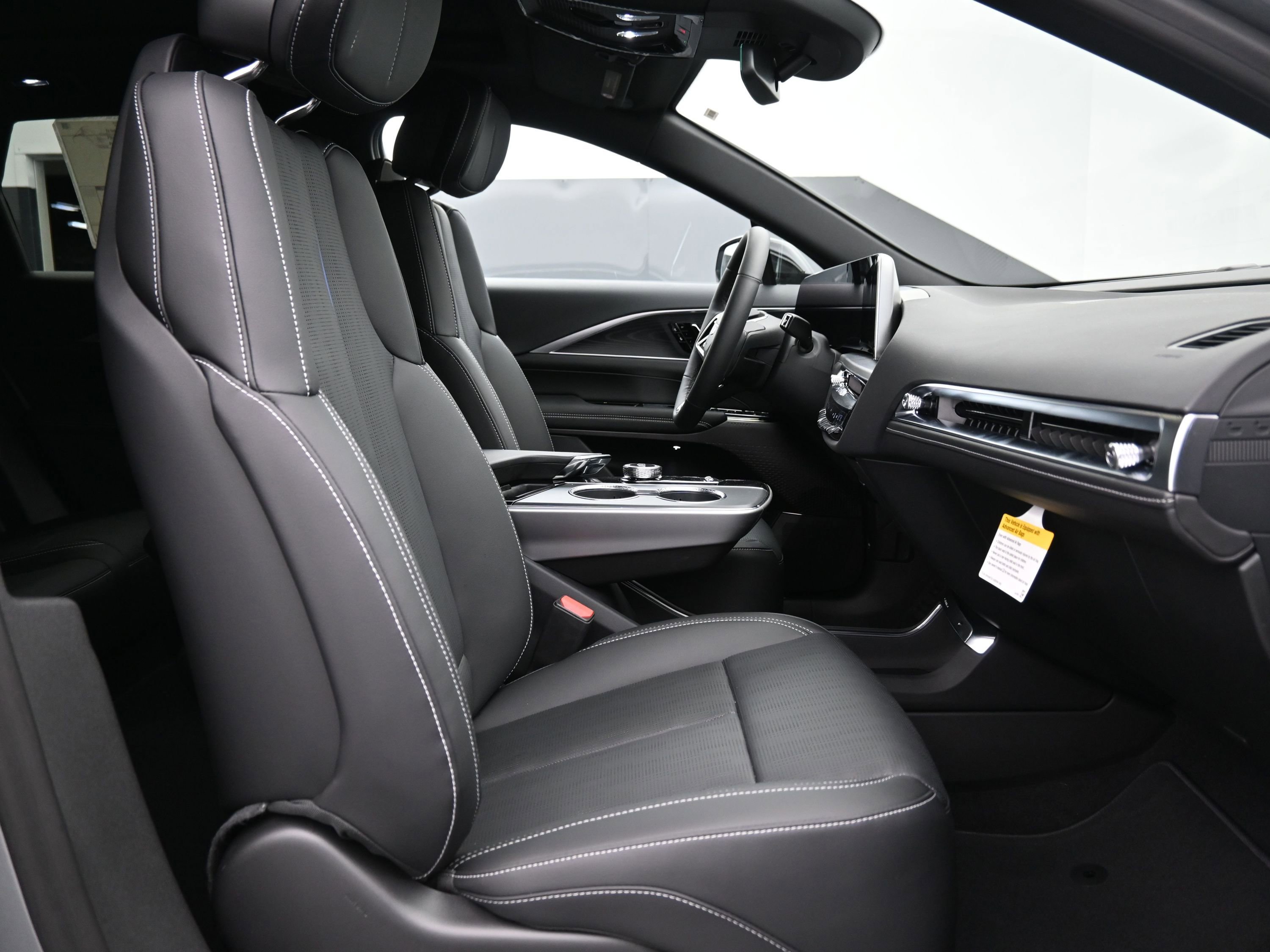 New 2025 Cadillac Lyriq Luxury image 13