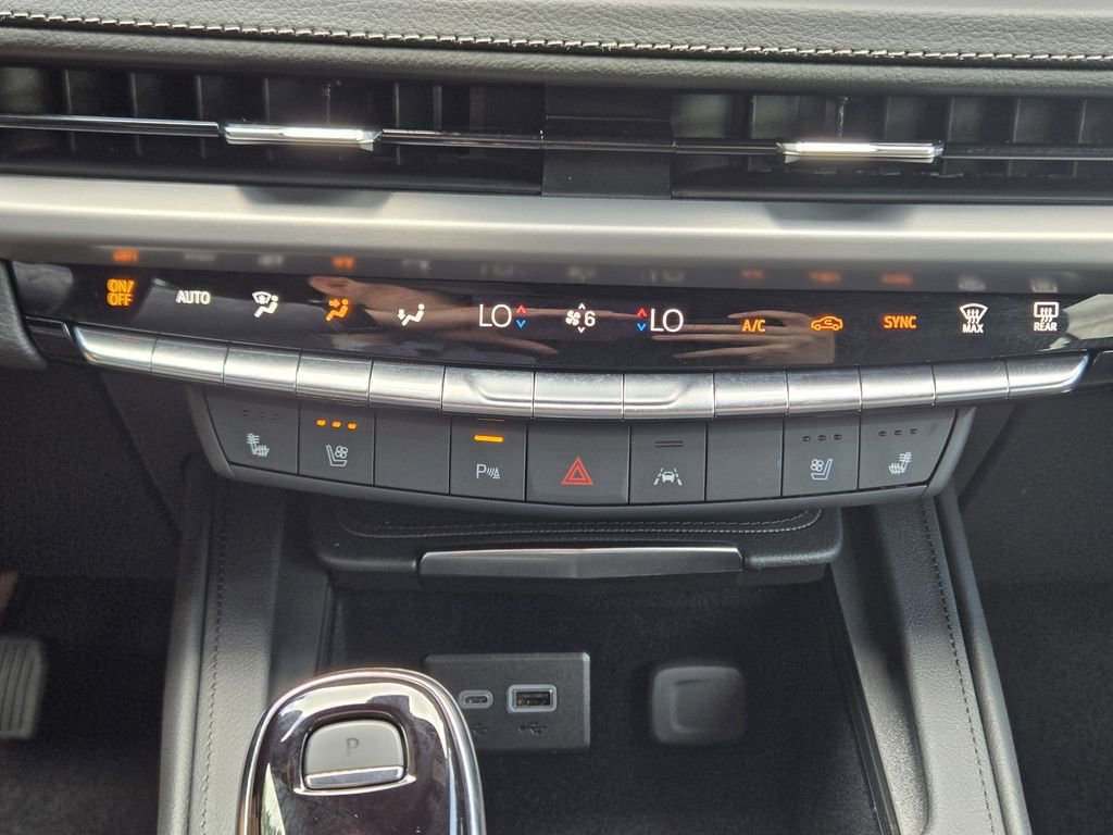 Used 2025 Cadillac XT4 Premium Luxury image 24