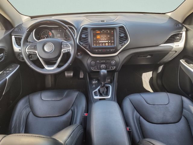 Used 2017 Jeep Cherokee Overland w/ Technology Group AWD/4WD image 9