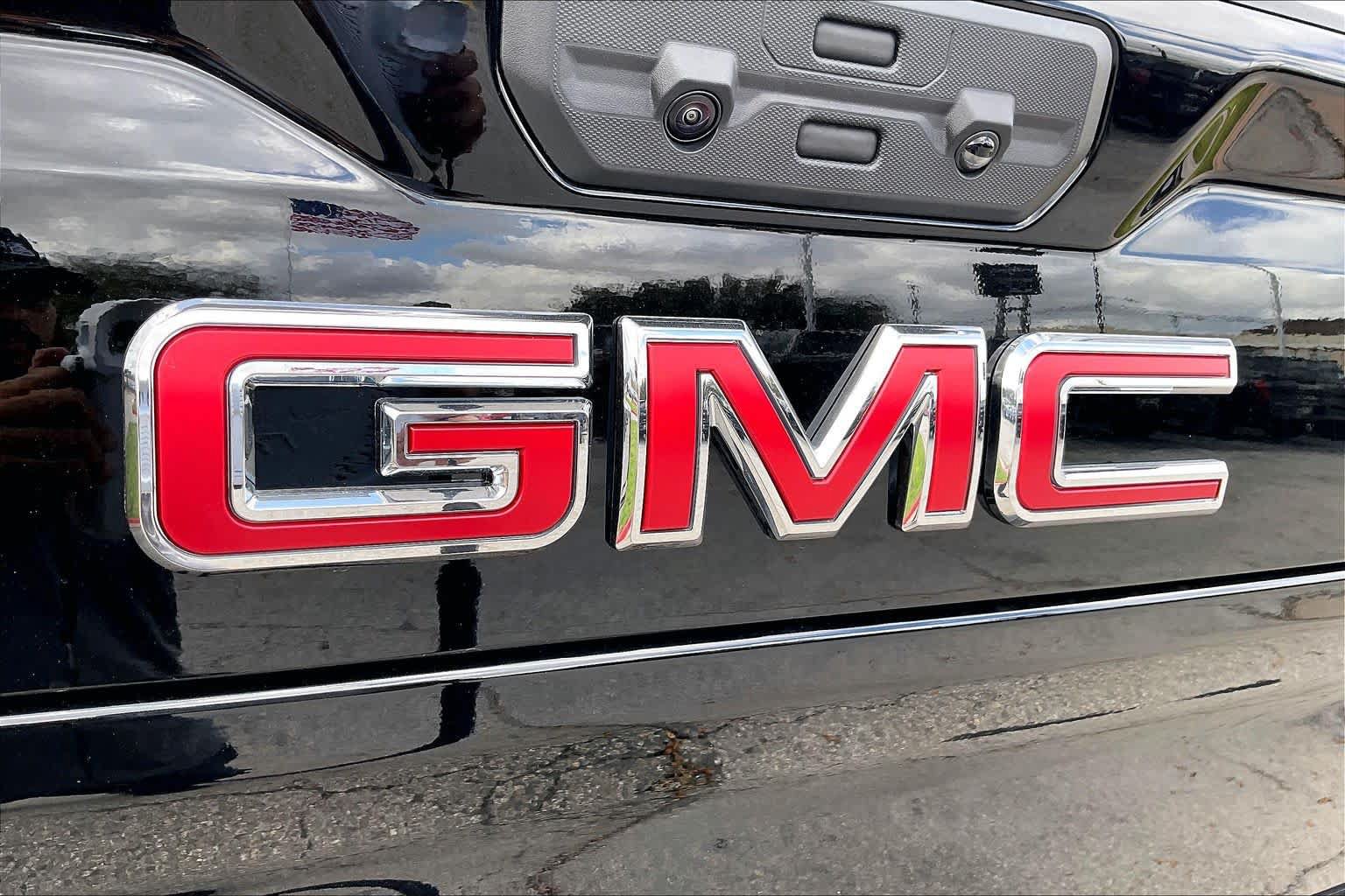 New 2026 GMC Sierra 2500 Denali w/ Denali Reserve Package AWD/4WD image 8