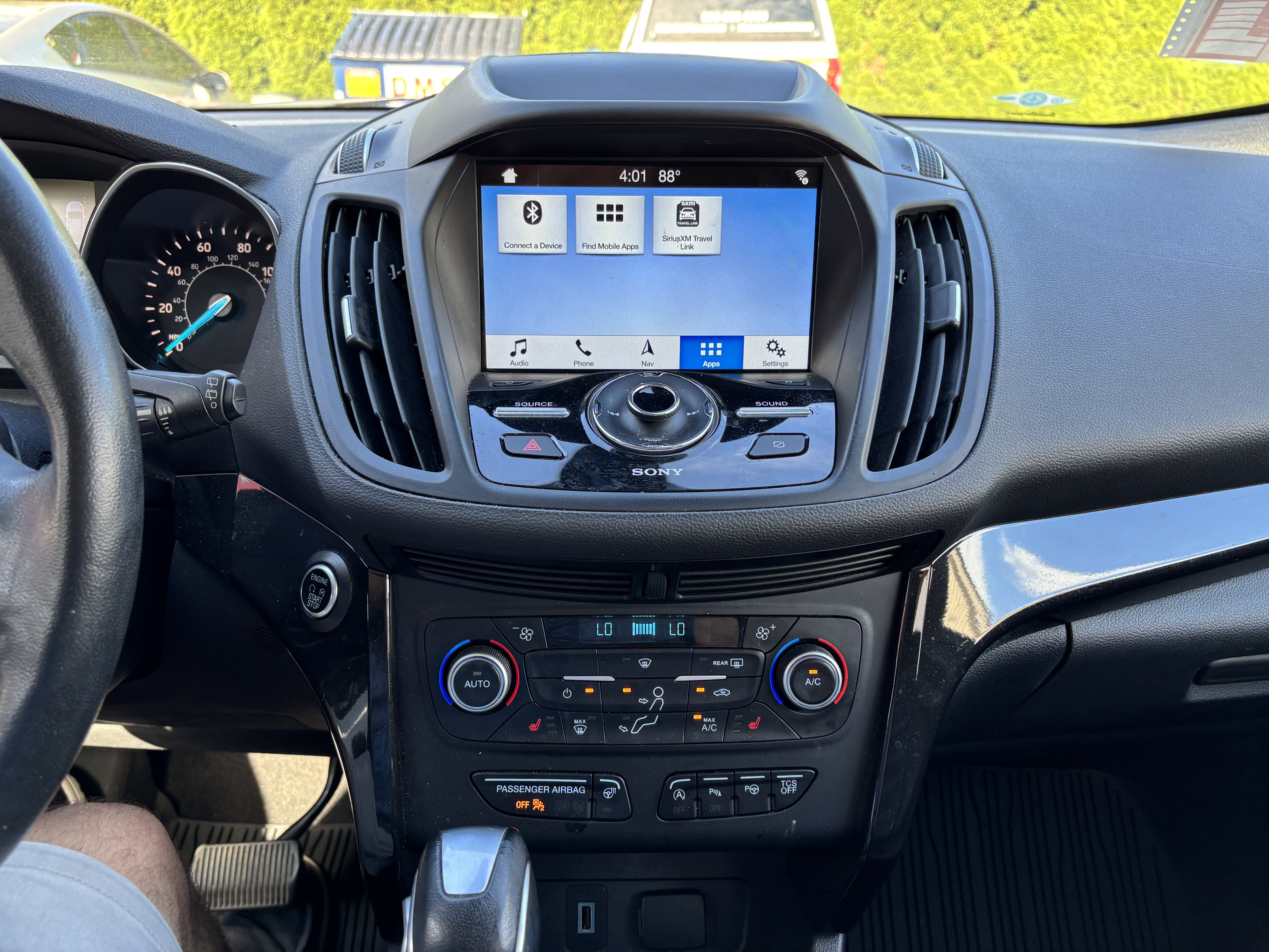 Used 2019 Ford Escape Titanium w/ U9j03 - Titanium Tow Package AWD/4WD image 24