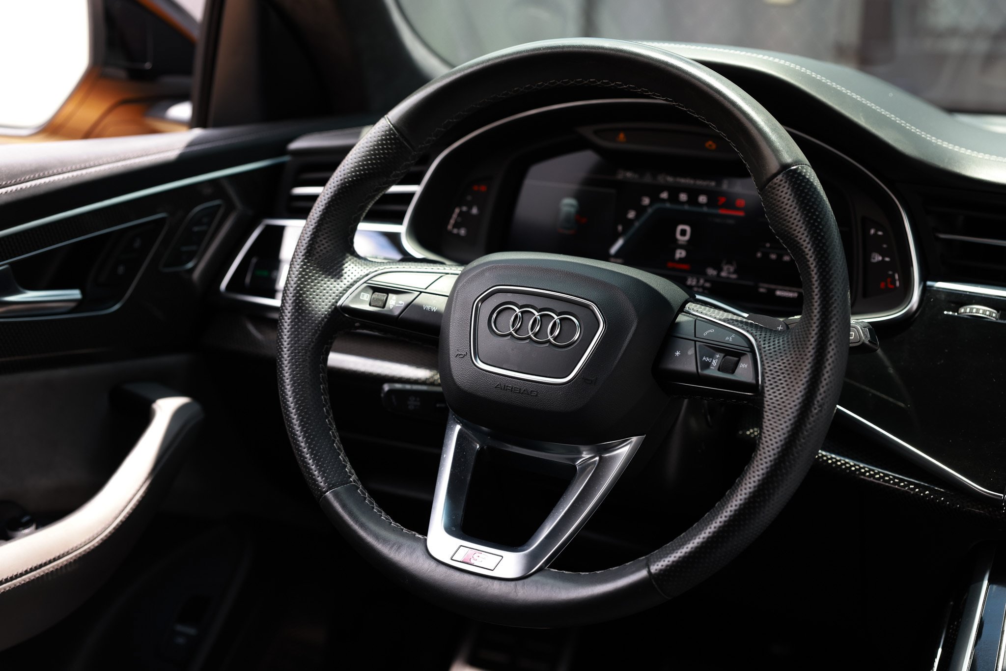 Used 2021 Audi SQ8 Prestige AWD/4WD image 35