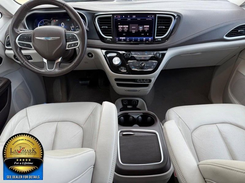 Used 2021 Chrysler Pacifica Touring-L image 19