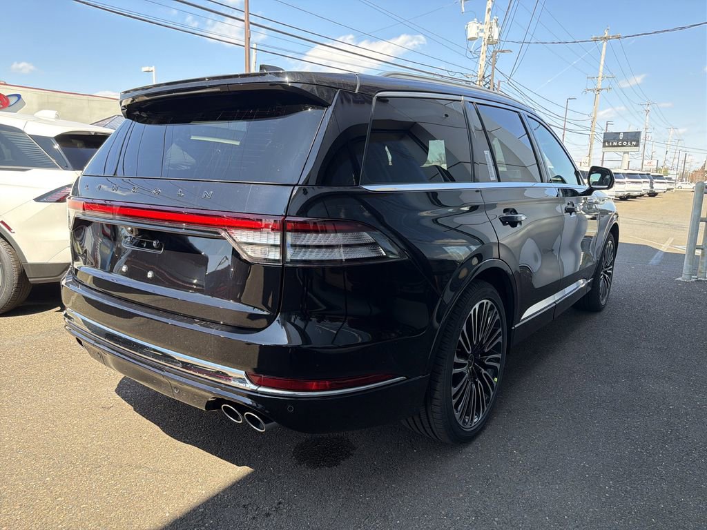 New 2026 Lincoln Aviator Black Label image 3