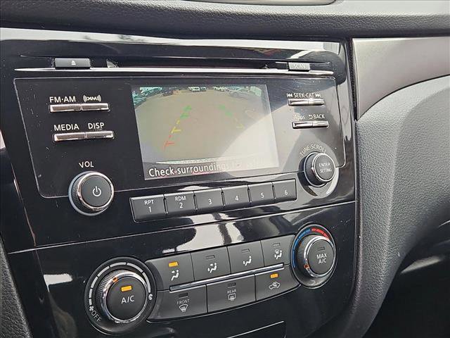 Used 2015 Nissan Rogue S image 18