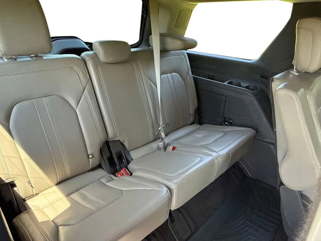 Used 2021 Ford Expedition Limited AWD/4WD image 35
