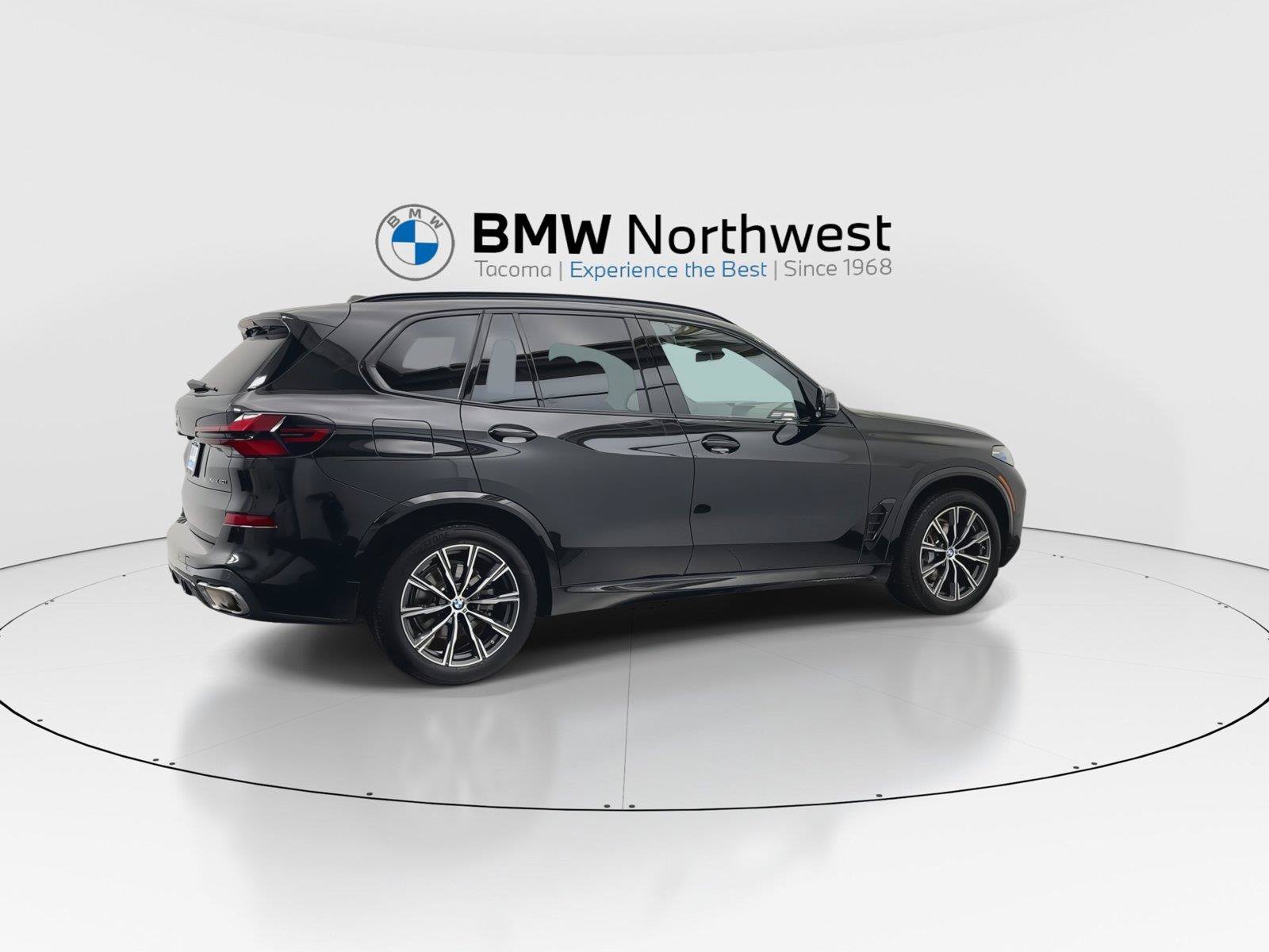 Used 2024 BMW X5 xDrive40i w/ Executive Package AWD/4WD image 4