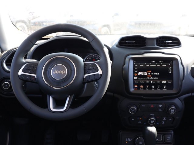 New 2023 Jeep Renegade Latitude w/ Sun & Fun Group image 22