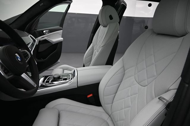 New 2026 BMW X5 xDrive40i w/ M Sport Package AWD/4WD image 19