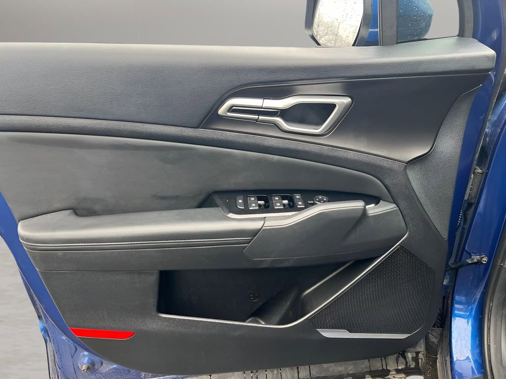 Used 2025 Kia Sportage EX w/ Premium Package image 24