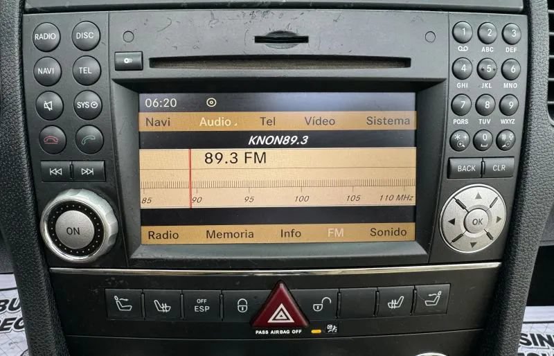 Used 2011 Mercedes-Benz SLK 300 image 32