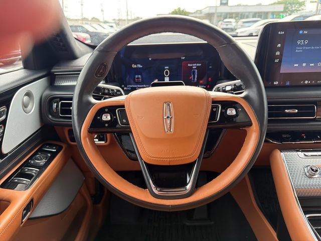 Certified 2025 Lincoln Aviator Black Label AWD/4WD image 19