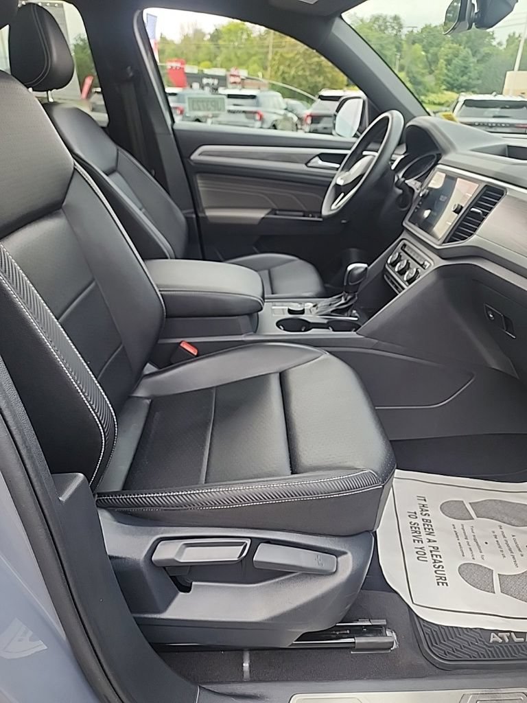 Used 2021 Volkswagen Atlas Cross Sport SE w/ Panoramic Sunroof Package AWD/4WD image 15