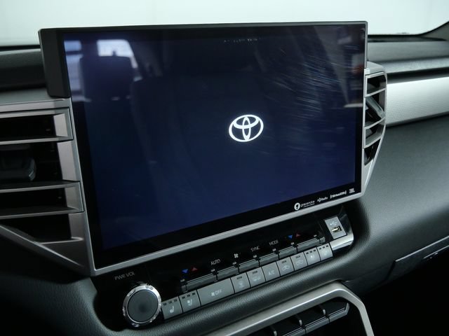 Used 2024 Toyota Tundra Limited AWD/4WD image 18