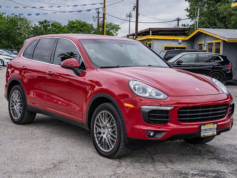 Used 2017 Porsche Cayenne AWD/4WD image 3