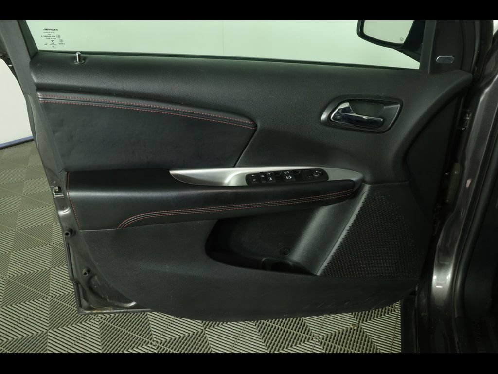 Used 2017 Dodge Journey GT w/ Driver Convenience Group FWD image 17