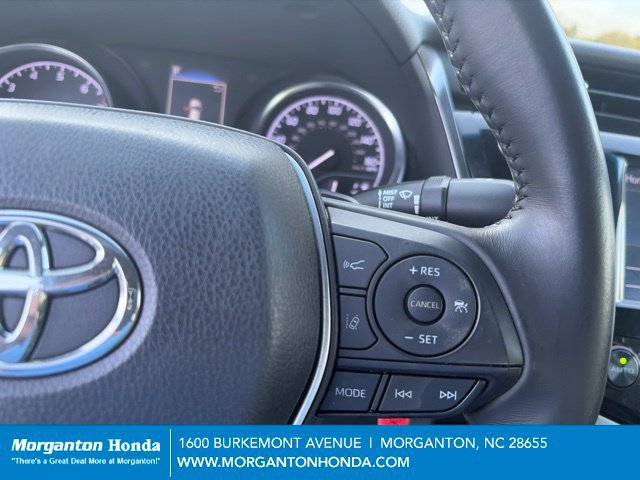 Used 2018 Toyota Camry SE w/ Moonroof Package FWD image 16
