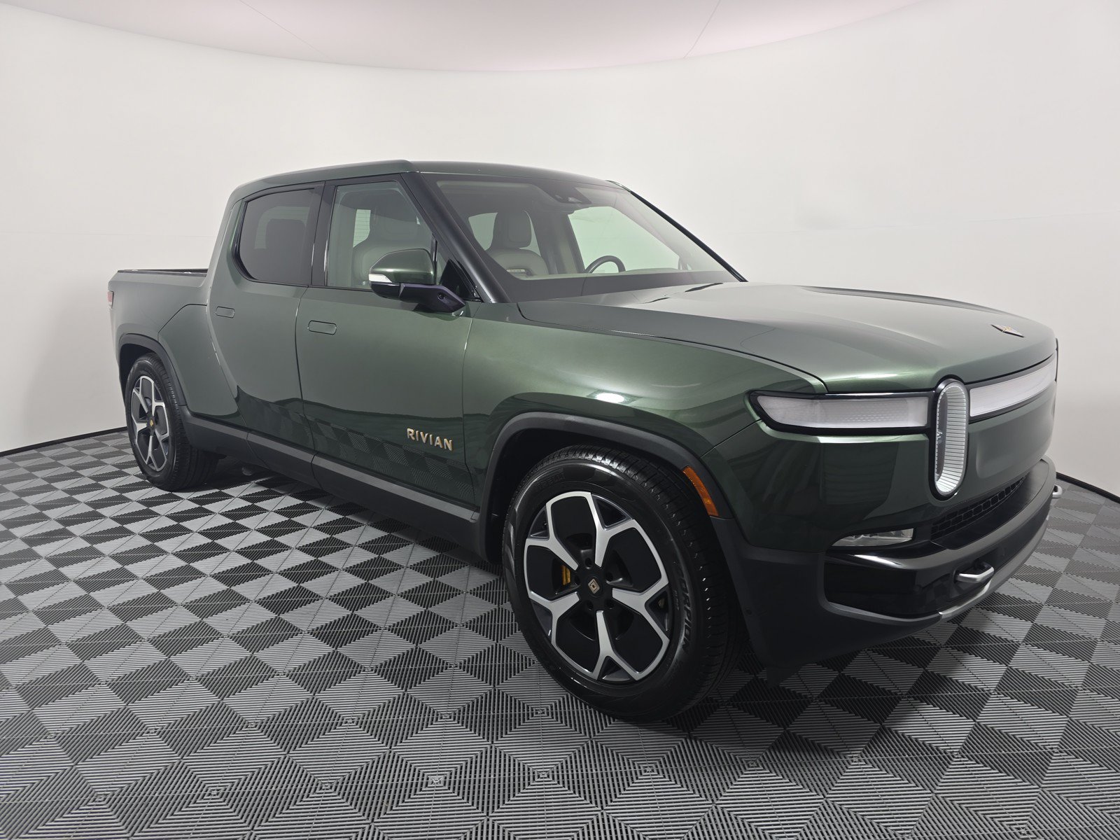 Used 2022 Rivian R1T Adventure AWD/4WD image 7