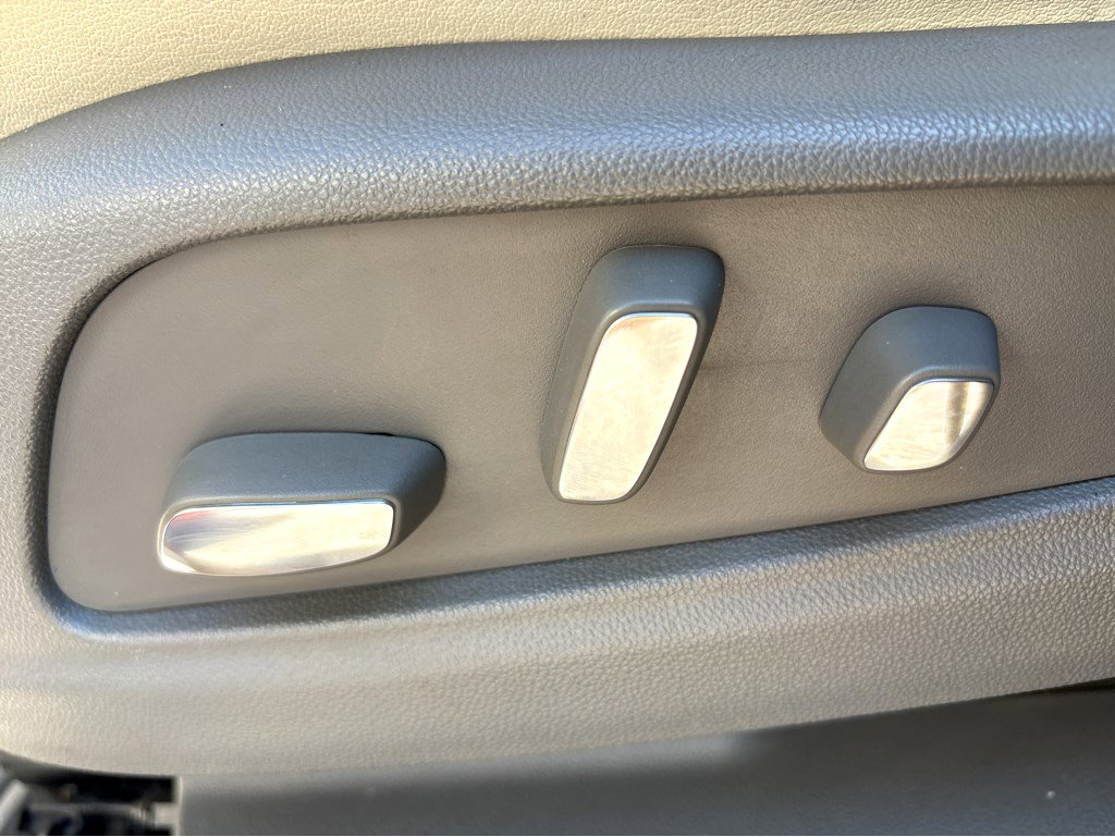 Used 2017 Cadillac XT5 Luxury w/ Driver Awareness Package image 22