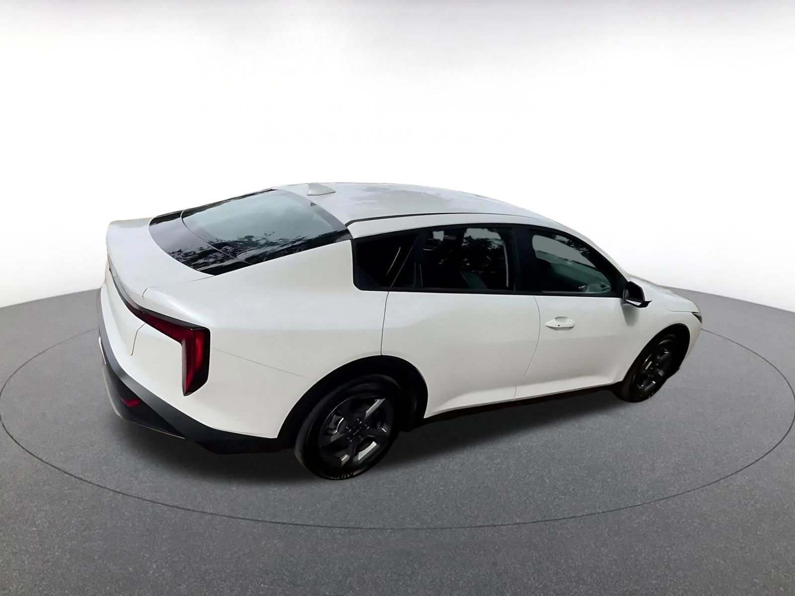 Used 2025 Kia K4 FWD image 15
