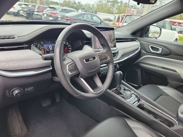Used 2024 Jeep Compass Latitude w/ Altitude Special Edition AWD/4WD image 13