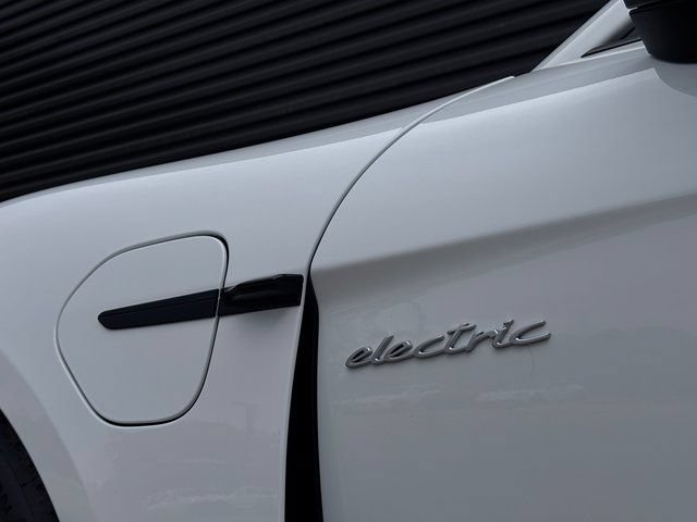 New 2026 Porsche Taycan RWD image 28