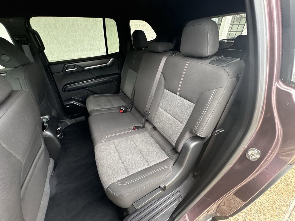 Certified 2025 GMC Acadia Elevation FWD image 25