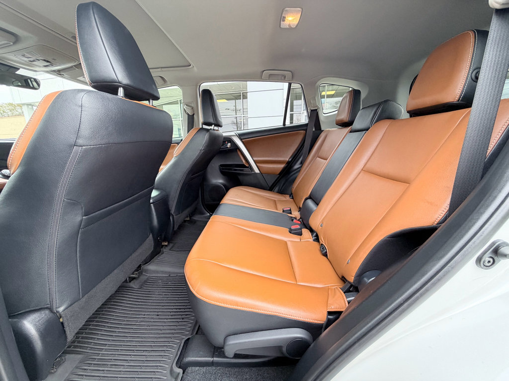 Used 2018 Toyota RAV4 Limited image 28