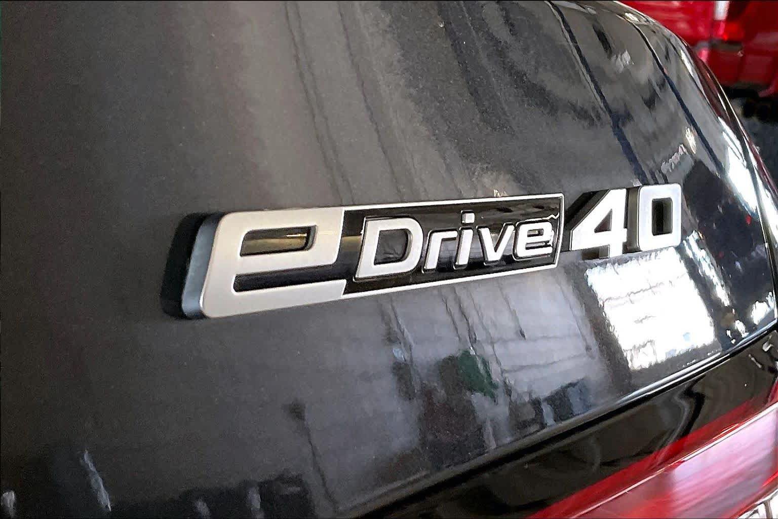 Used 2024 BMW i5 eDrive40i w/ M Sport Package RWD image 9