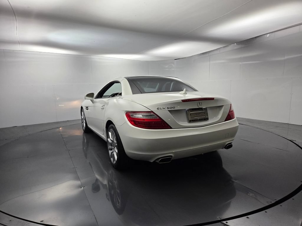 Used 2016 Mercedes-Benz SLK 300 image 42