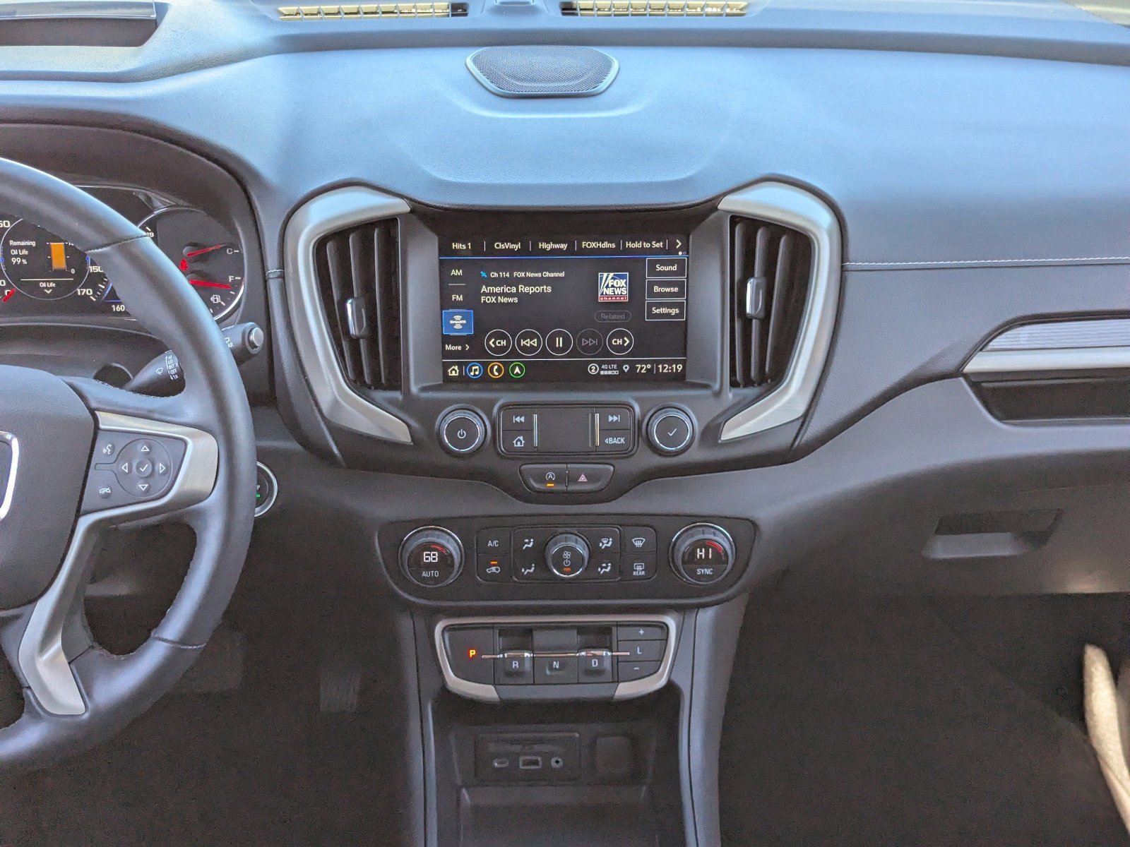 Used 2024 GMC Terrain Denali w/ Black Diamond Edition image 17