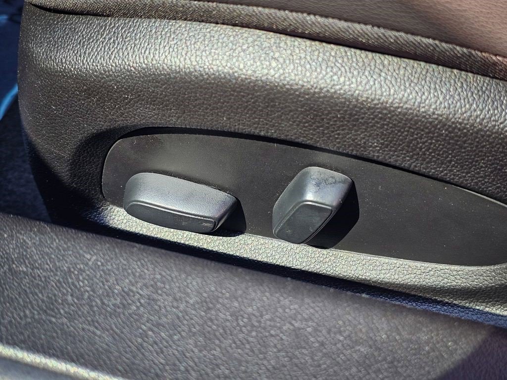 Certified 2021 Chevrolet Camaro LT w/ RS Package image 21