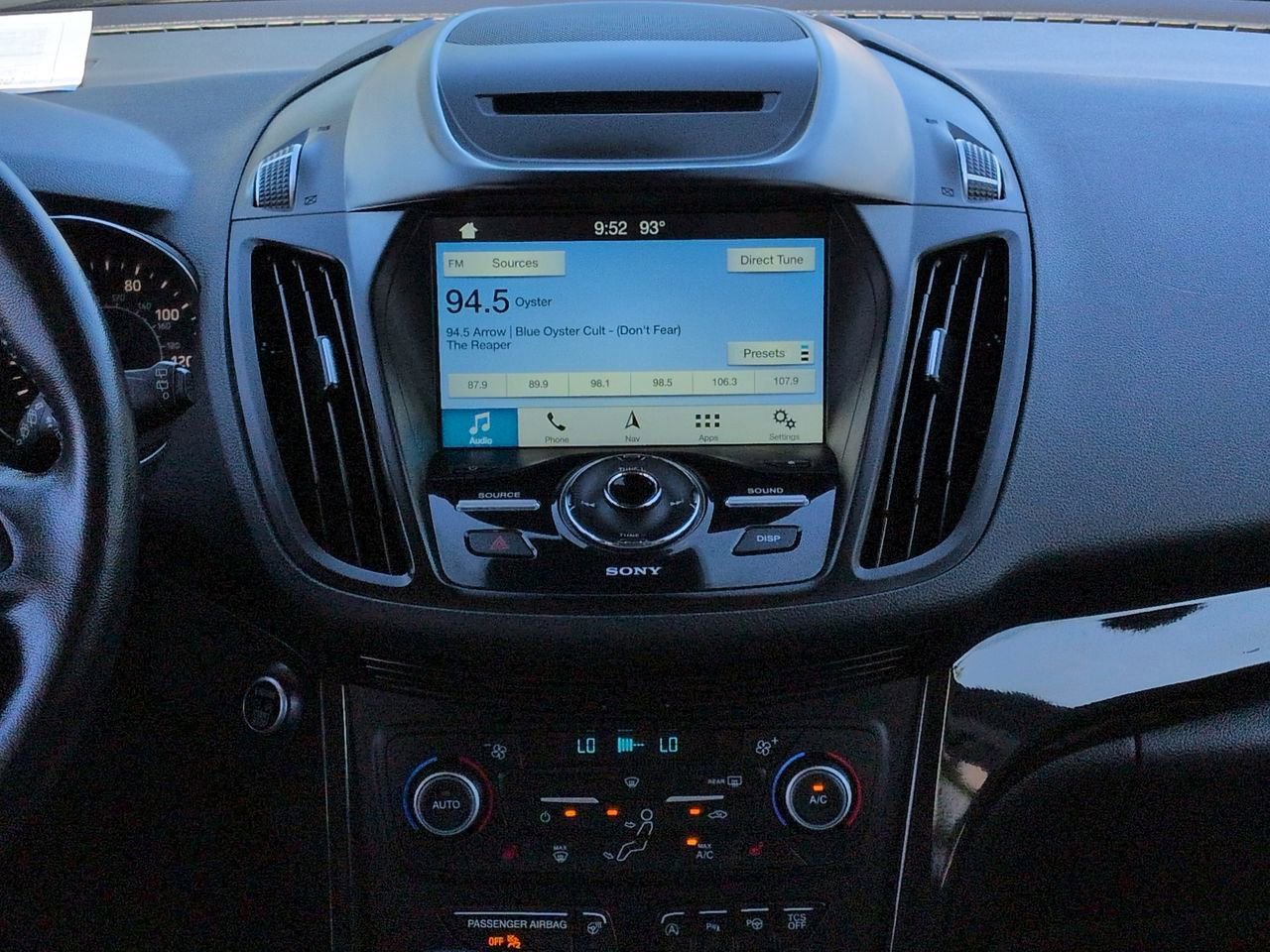 Used 2018 Ford Escape Titanium w/ Ford Safe & Smart Package AWD/4WD image 17