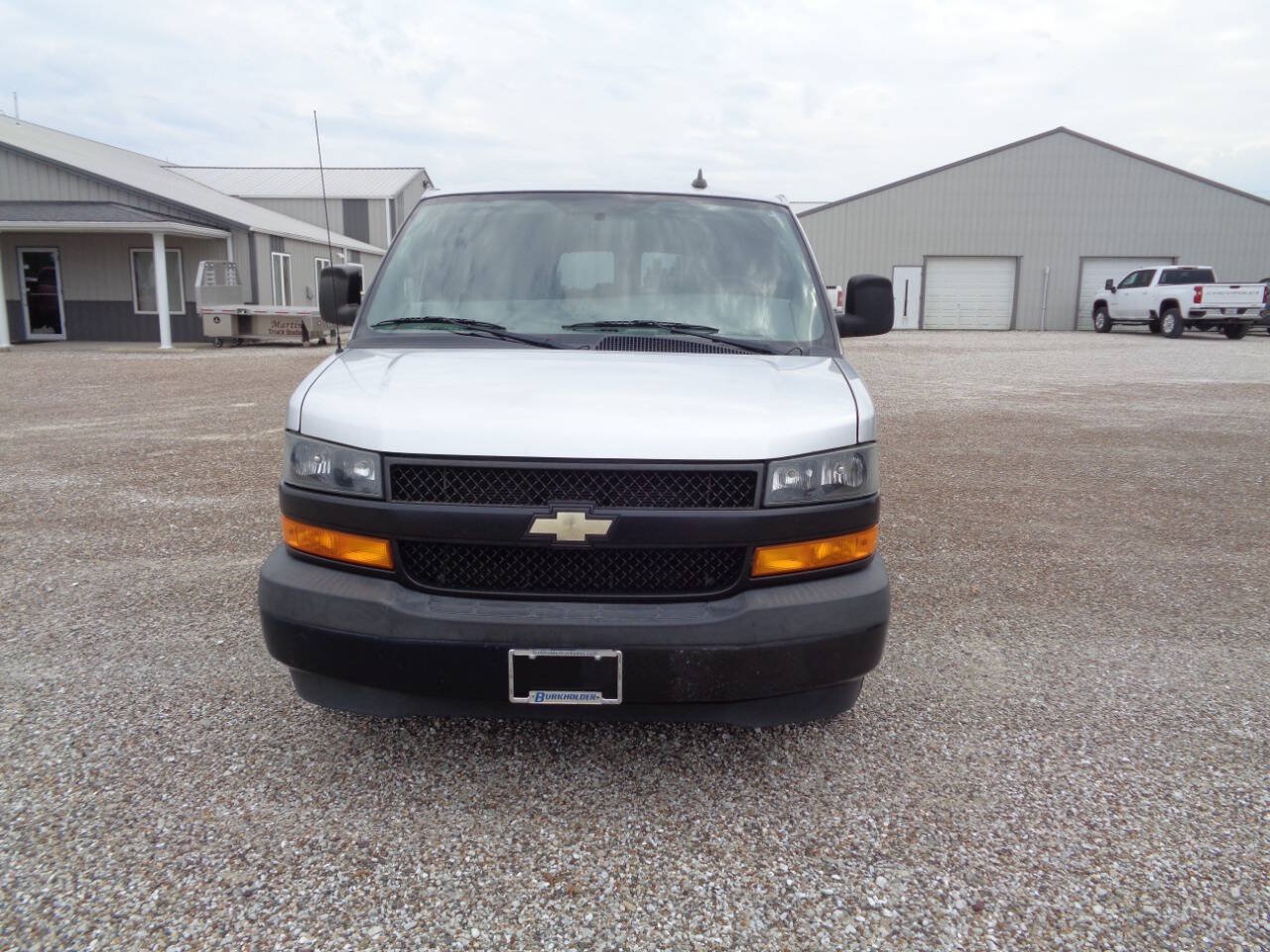 Used 2019 Chevrolet Express 3500 LS RWD image 2