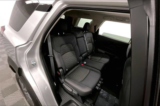 Used 2025 Nissan Pathfinder SV FWD image 24