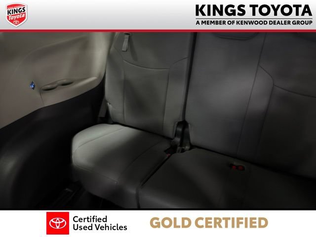 Used 2023 Toyota Sienna XLE FWD image 17