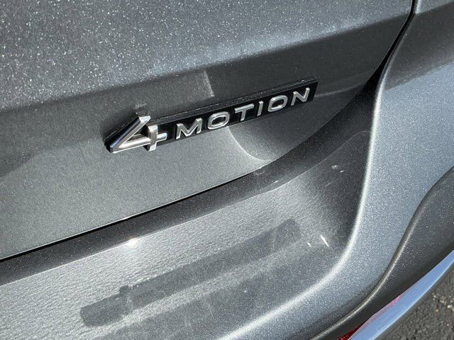 Used 2025 Volkswagen Taos SE image 8