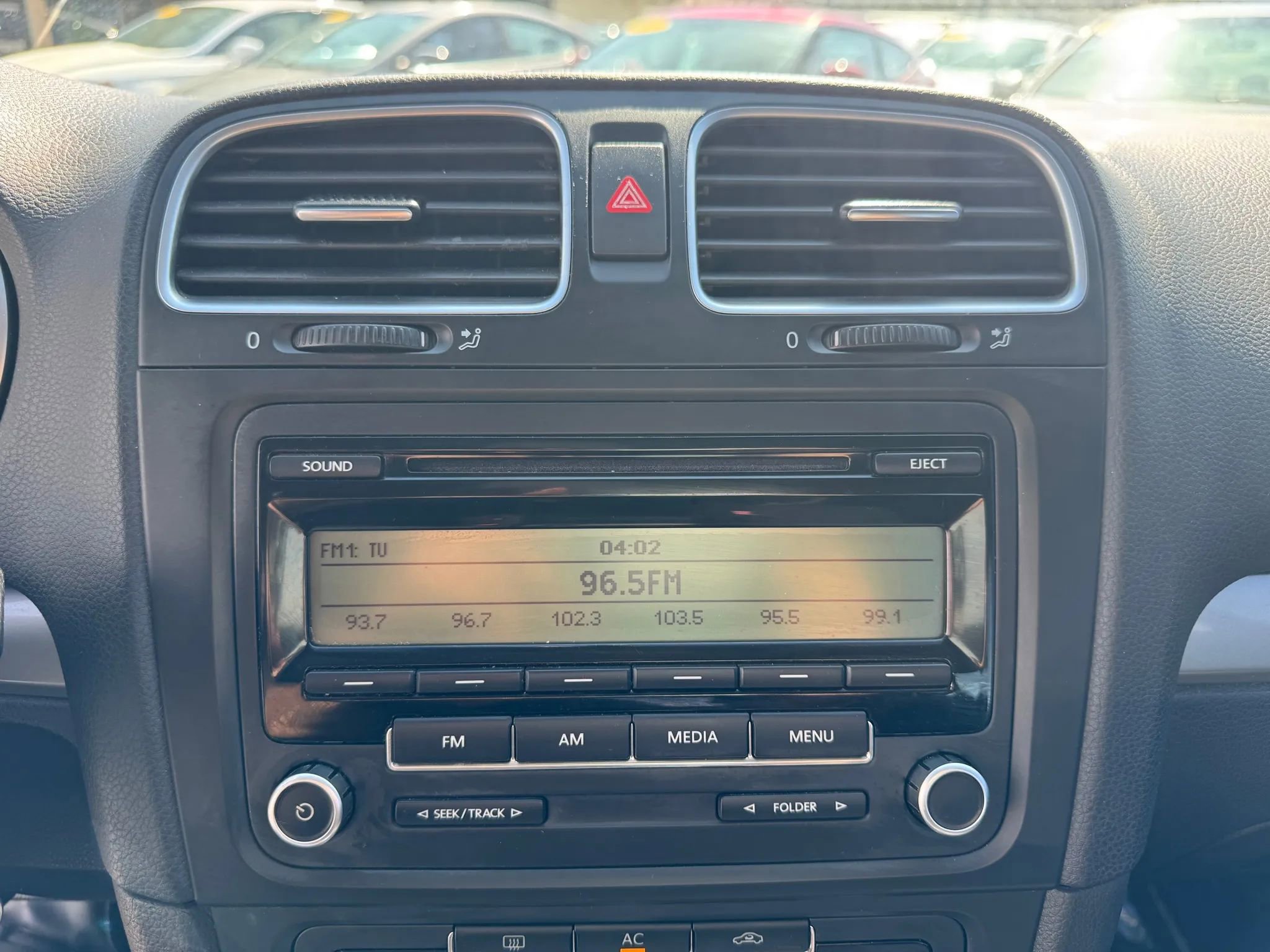 Used 2011 Volkswagen Golf 4-Door image 22