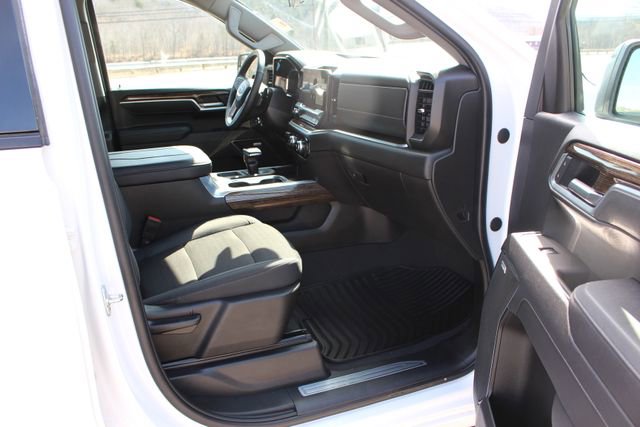 Used 2025 GMC Sierra 1500 Elevation w/ Preferred Package image 50