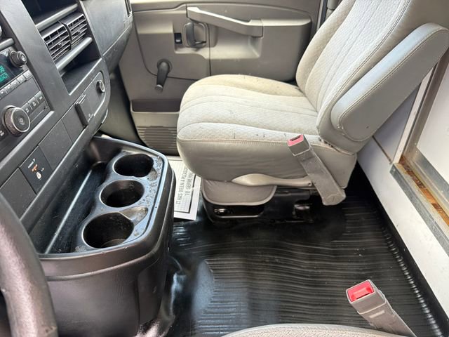 Used 2017 Chevrolet Express 3500 RWD image 15