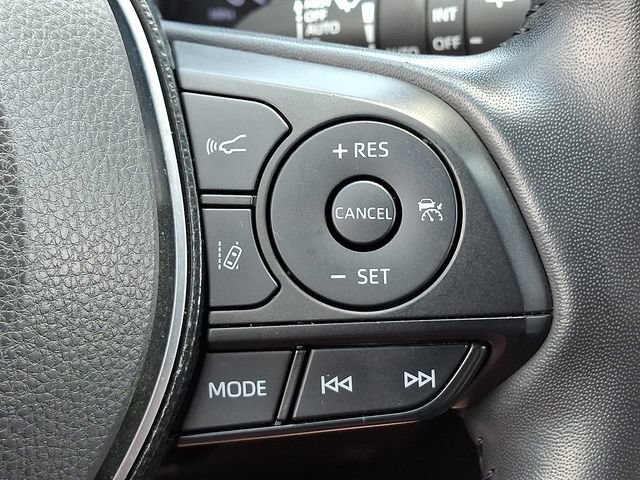 Used 2021 Toyota RAV4 XLE Premium AWD/4WD image 23