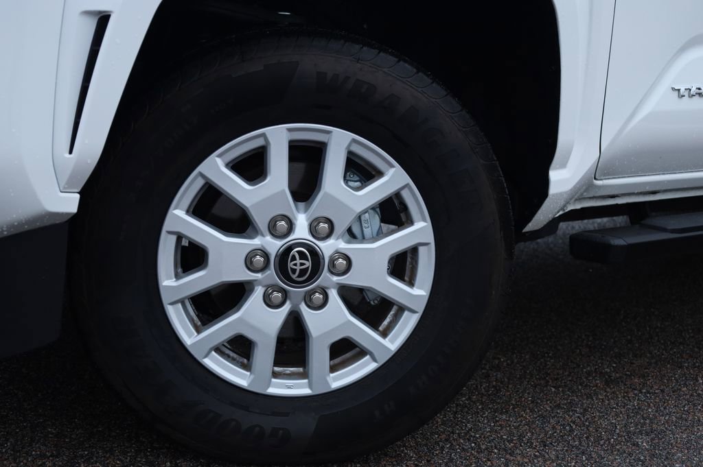 Used 2025 Toyota Tacoma SR5 image 19