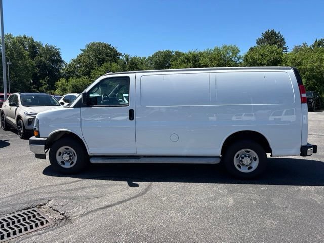 Used 2024 Chevrolet Express 2500 w/ Driver Convenience Package RWD image 2
